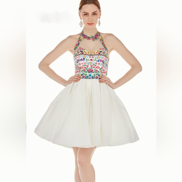 Bright floral short Semi Jr Prom dress with pockets - Picture 4 of 4
